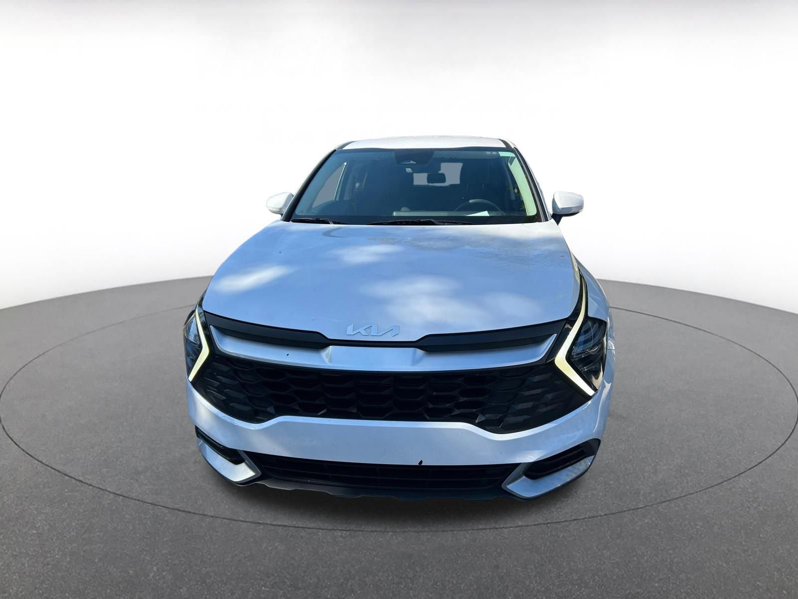 Used 2025 Kia Sportage LX image 3