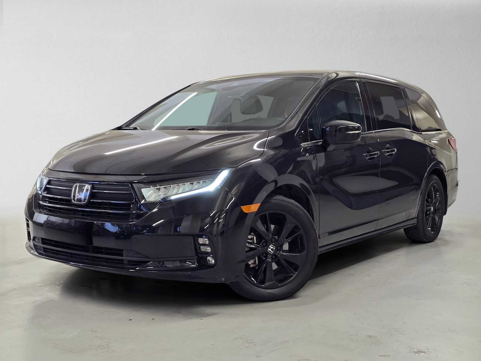 Used 2023 Honda Odyssey Sport image 1