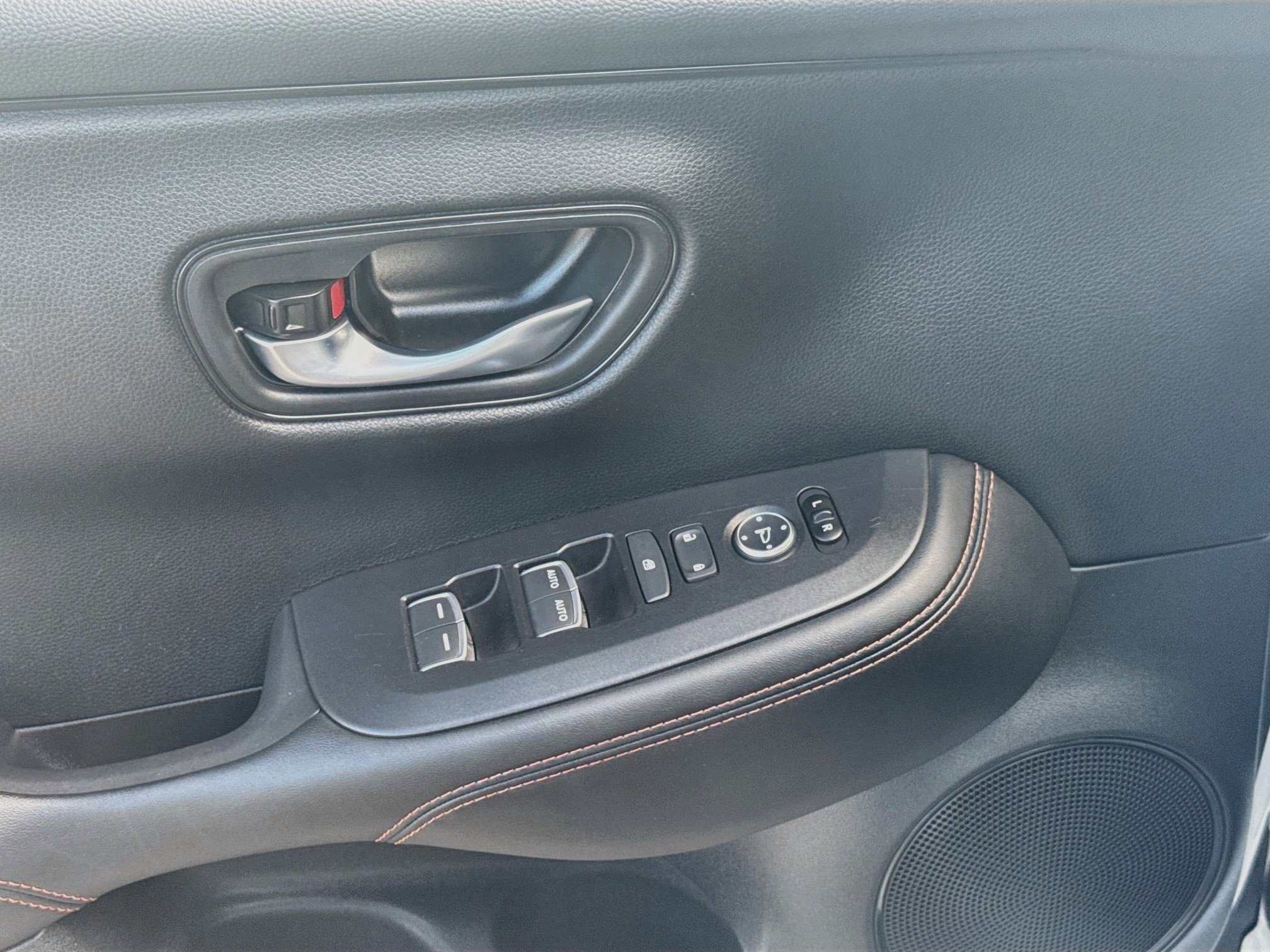 Certified 2026 Honda HR-V Sport image 16