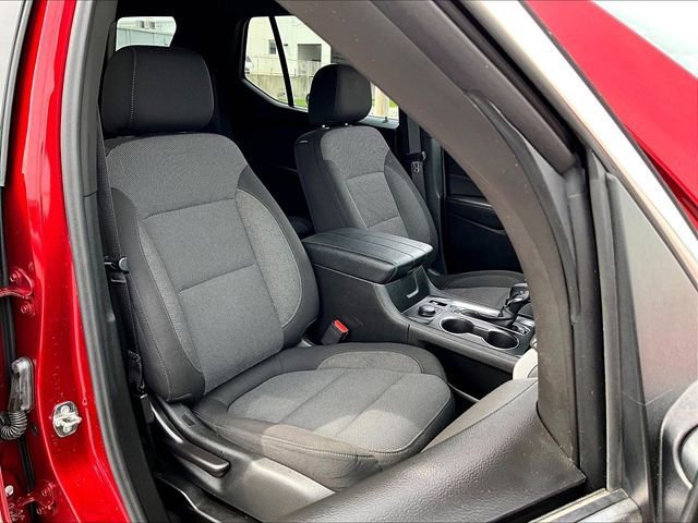 Used 2023 Chevrolet Traverse LT image 11