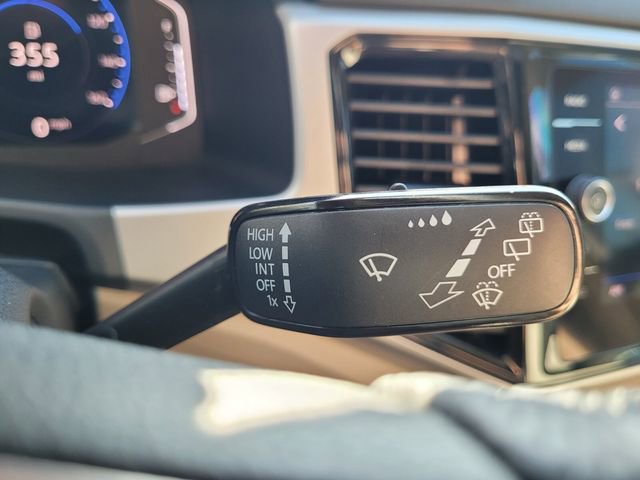 Used 2021 Volkswagen Atlas SEL R-Line image 32