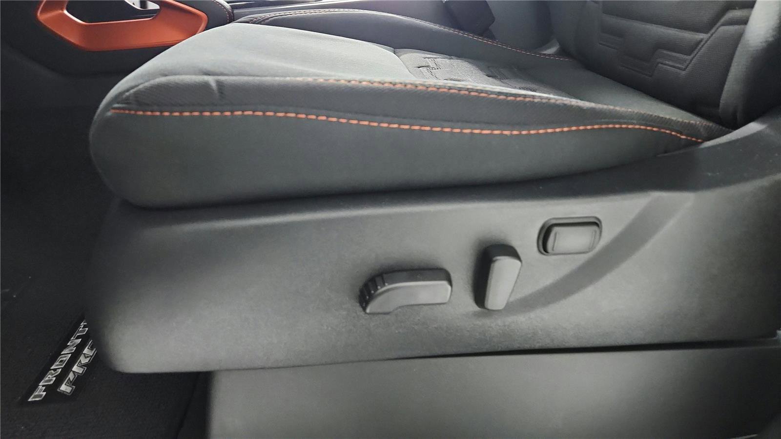 Used 2025 Nissan Frontier PRO-4X image 36