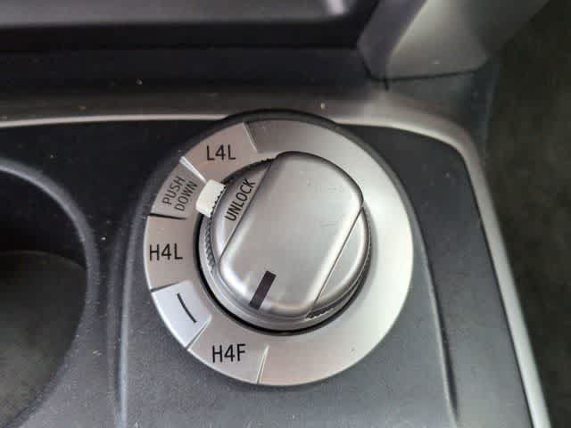 Used 2015 Toyota 4Runner Limited AWD/4WD image 39