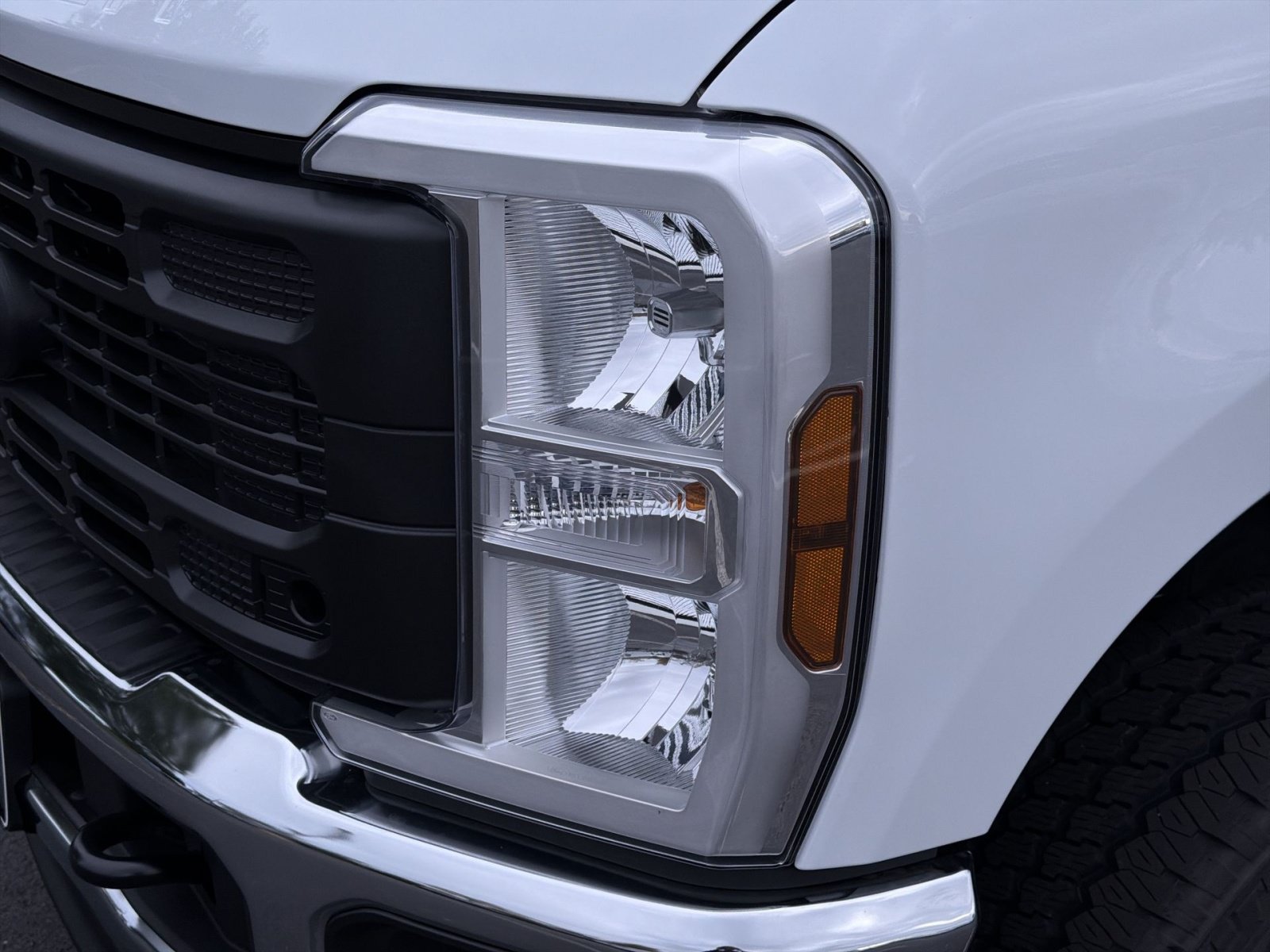 New 2027 Ford F350 XL w/ FX4 Off-Road Package AWD/4WD image 13