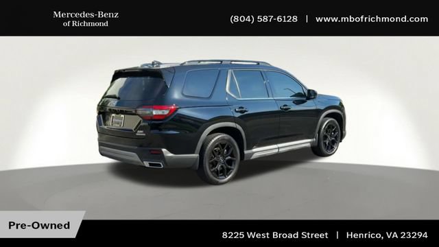 Used 2025 Honda Pilot Touring image 2