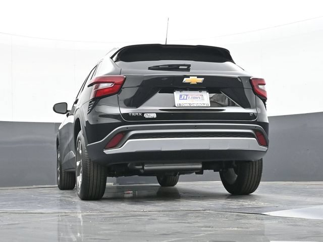 New 2026 Chevrolet Trax LT w/ Driver Confidence Package FWD image 39