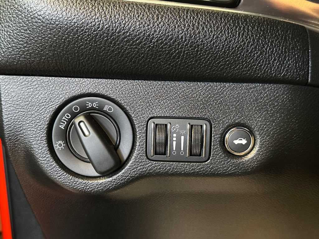 Used 2016 Dodge Challenger SXT RWD image 16