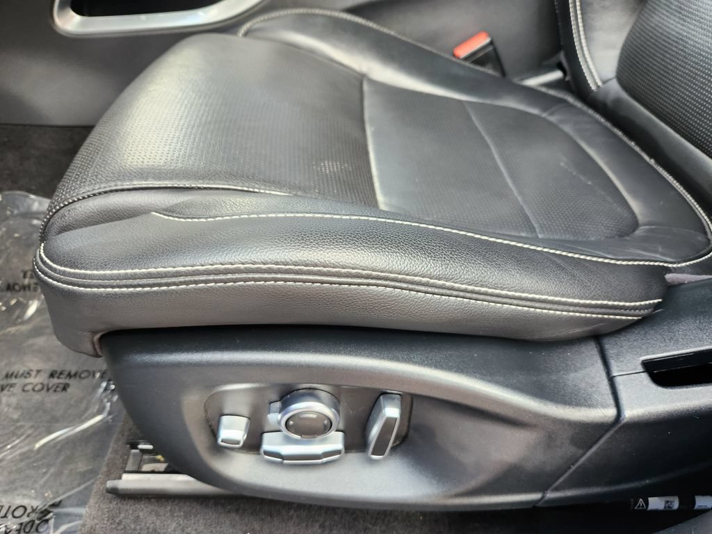 Used 2018 Jaguar F-PACE S AWD/4WD image 15