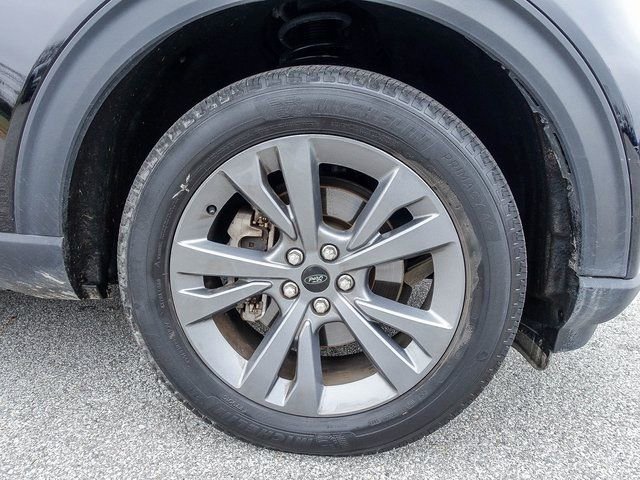 Used 2023 Ford Explorer XLT w/ Equipment Group 202A image 30