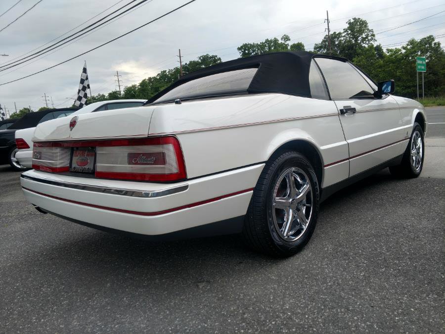 Used 1990 Cadillac Allante FWD image 4
