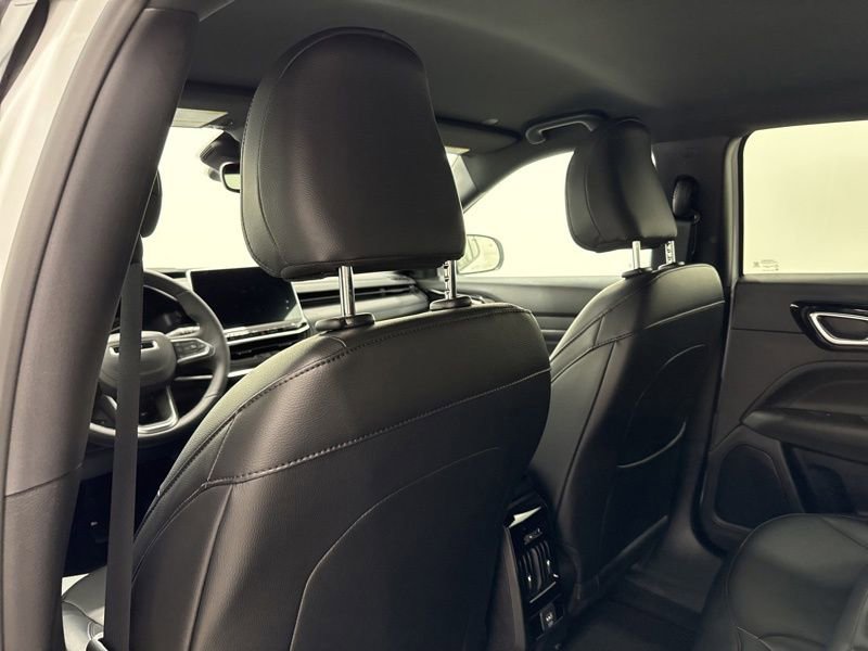 New 2026 Jeep Compass Limited image 18