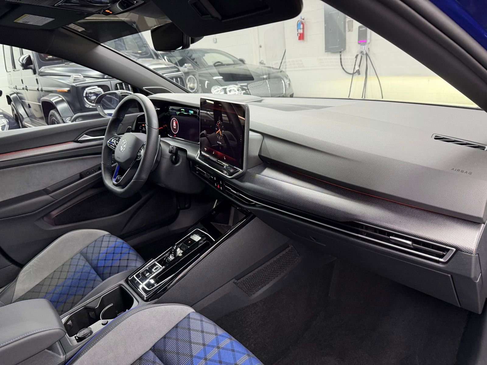 Used 2025 Volkswagen Golf w/ Euro Style Package image 18