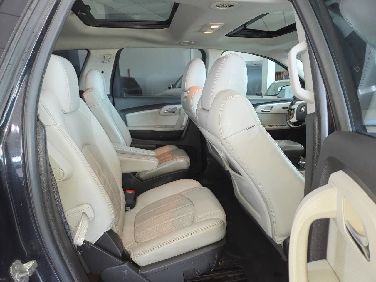 Used 2010 Chevrolet Traverse LTZ AWD/4WD image 25
