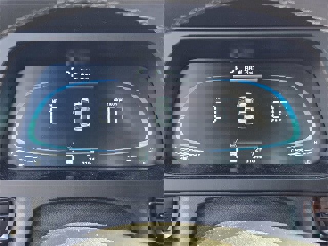 Certified 2025 Hyundai Elantra Sport image 14