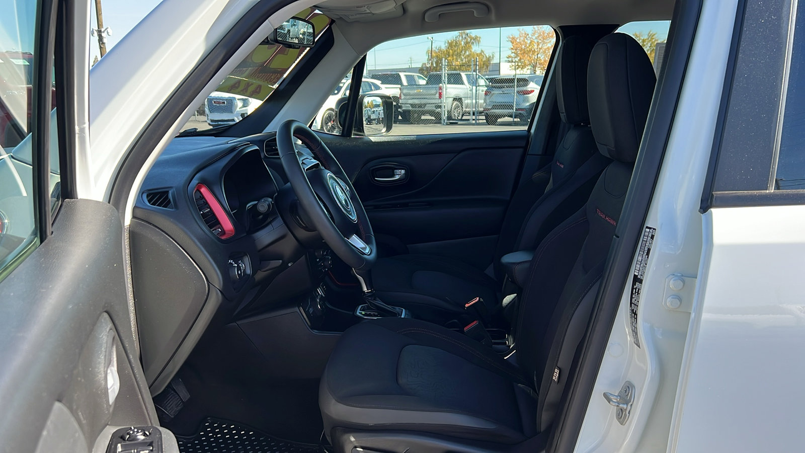 Used 2023 Jeep Renegade Trailhawk image 29