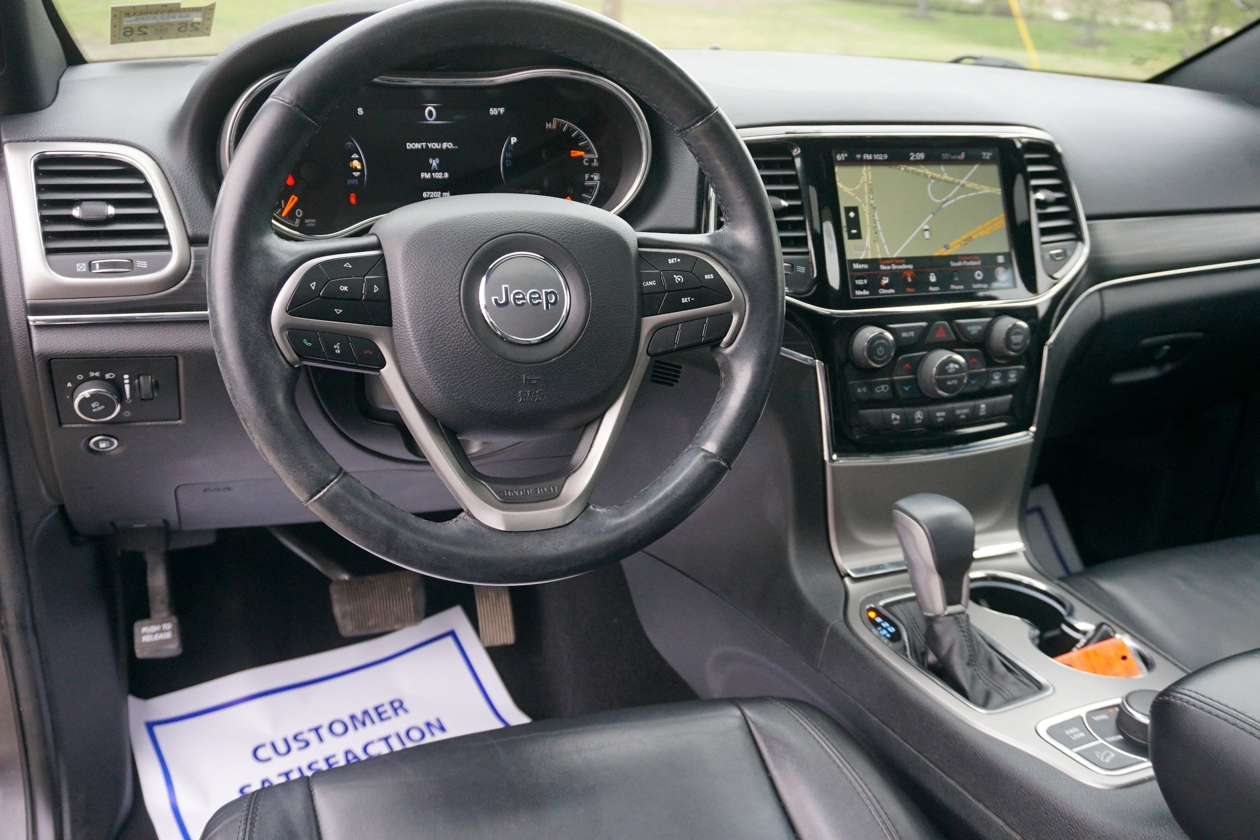 Used 2019 Jeep Grand Cherokee Limited AWD/4WD image 16