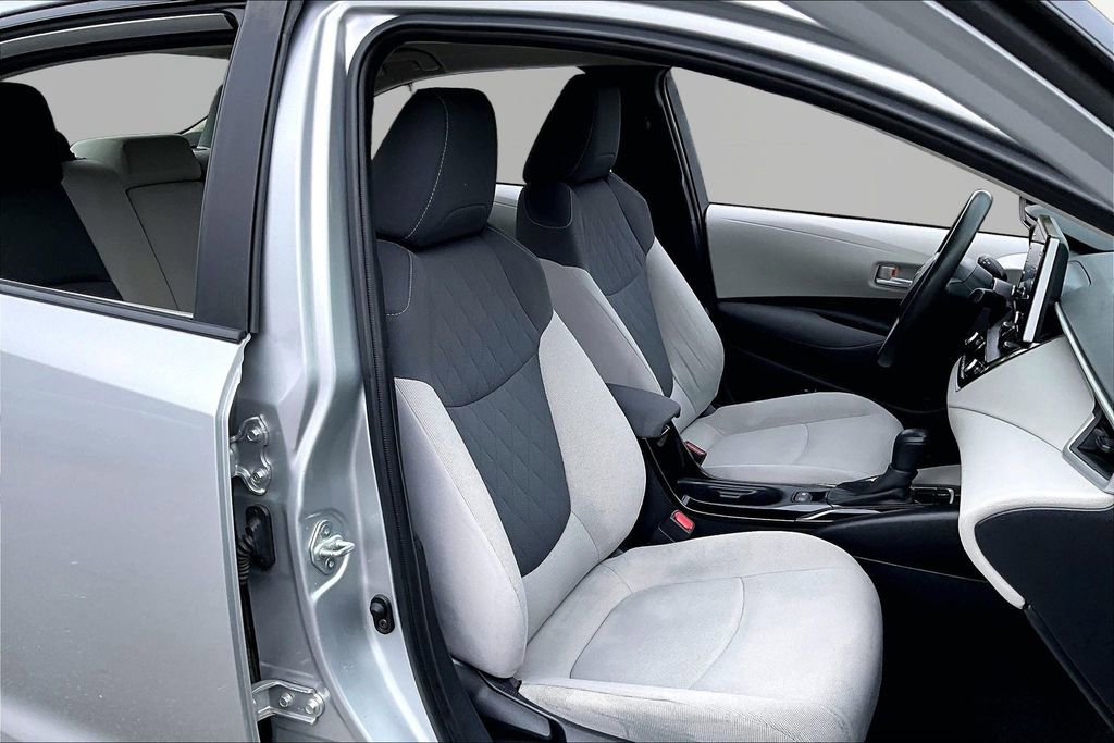 Used 2020 Toyota Corolla LE FWD image 19
