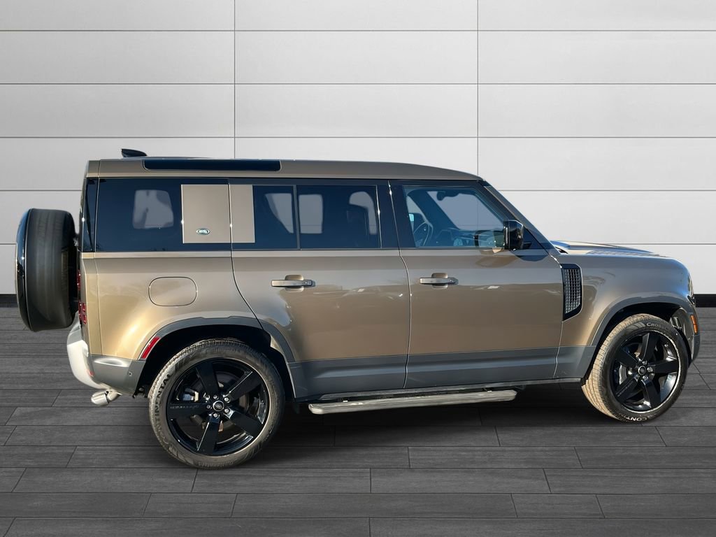 Certified 2024 Land Rover Defender 110 SE AWD/4WD image 6