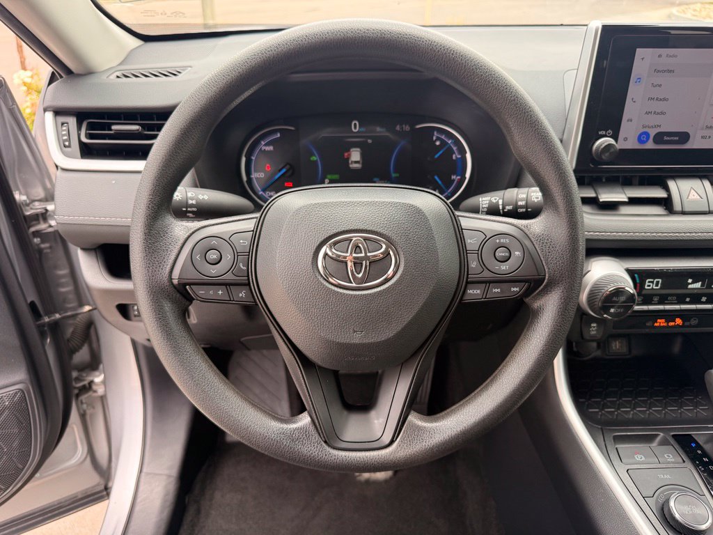 Used 2025 Toyota RAV4 XLE AWD/4WD image 15