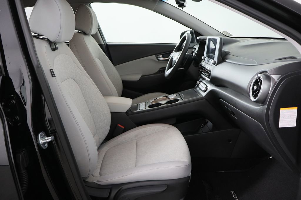 Used 2023 Hyundai Kona SE w/ Cargo Package image 19