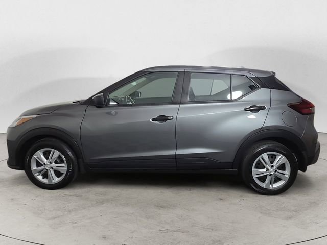 Used 2025 Nissan Kicks Play S image 2