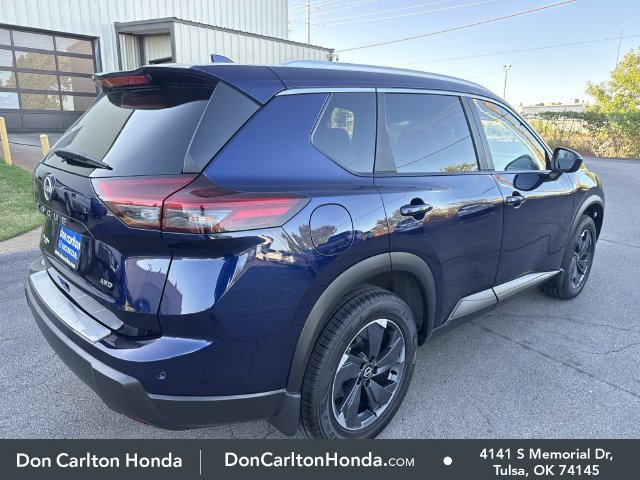 Used 2025 Nissan Rogue SV w/ SV Premium Package AWD/4WD image 17