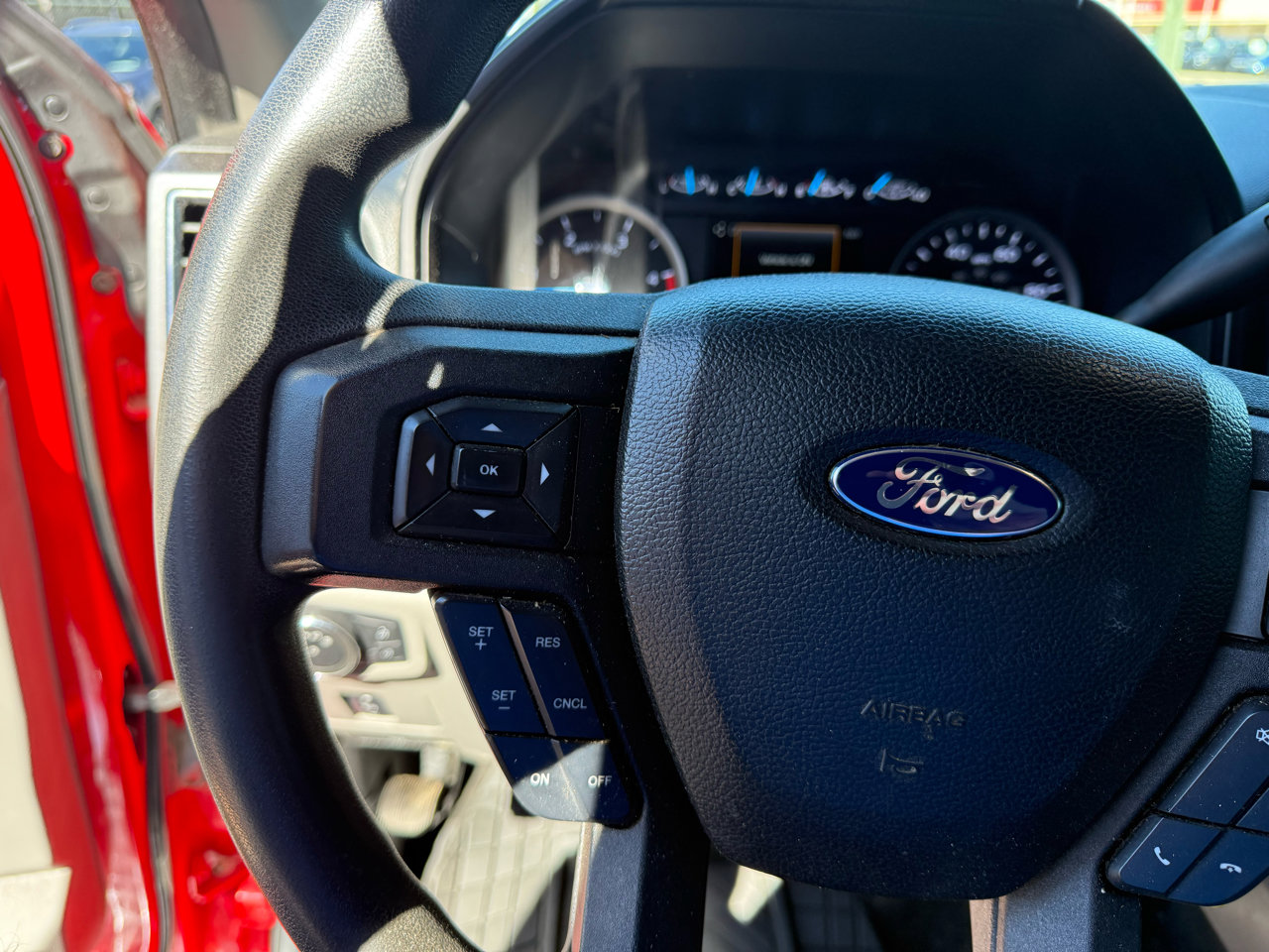 Used 2017 Ford F350 XLT w/ XLT Premium Package image 14