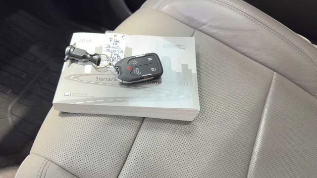 Used 2019 GMC Sierra 1500 SLT w/ SLT Premium Plus Package image 33