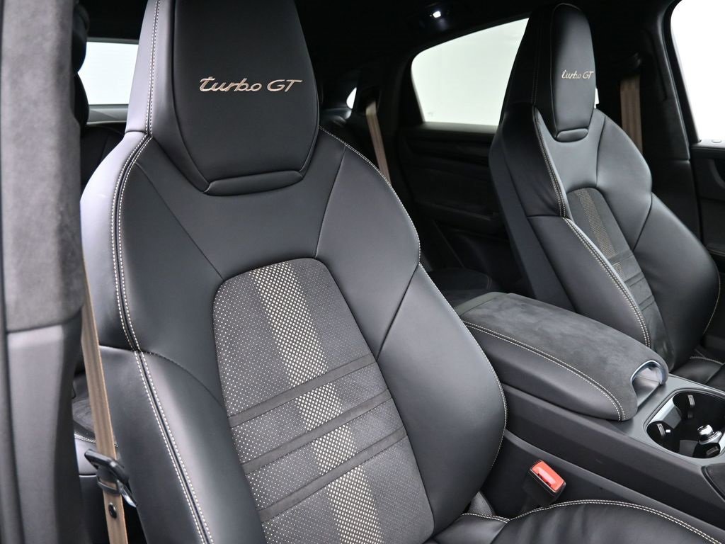 Used 2023 Porsche Cayenne Turbo GT image 19