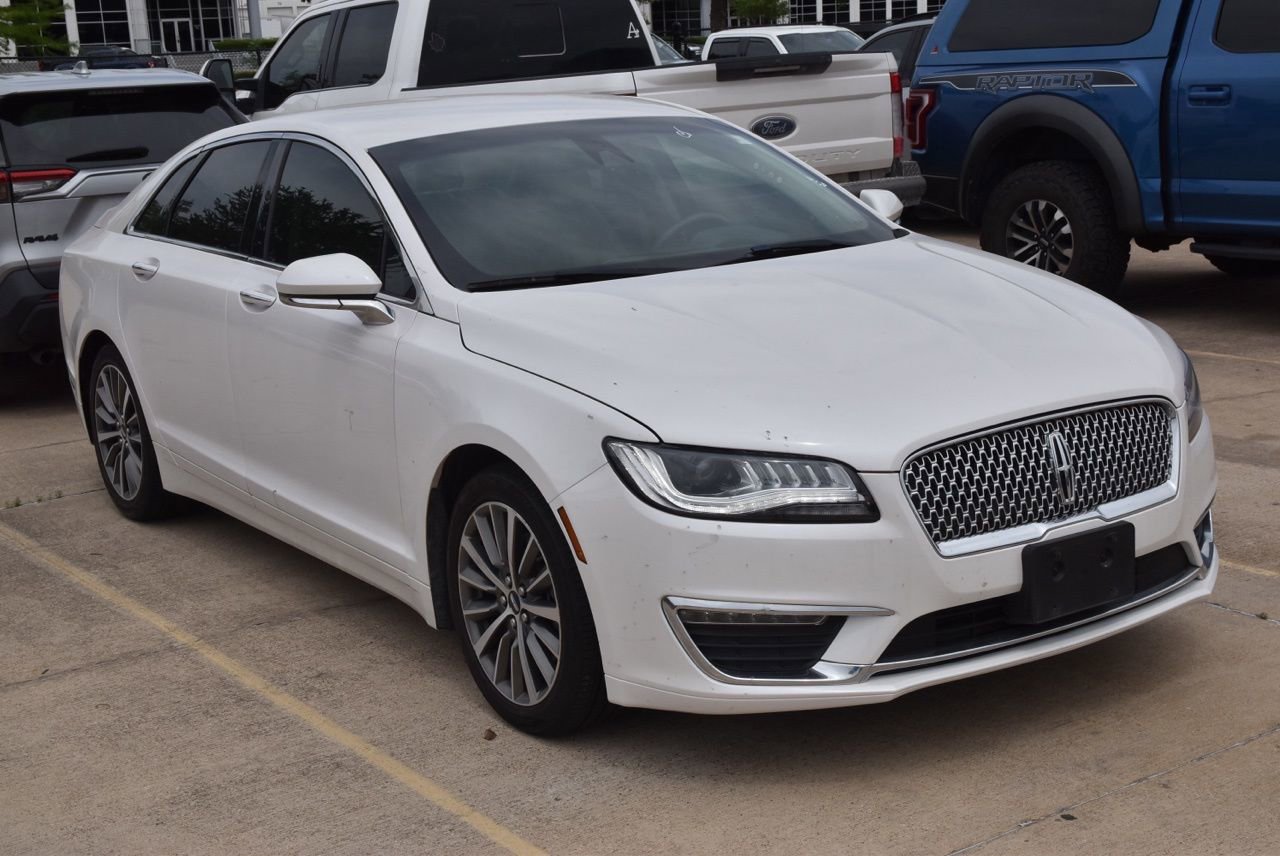 Used 2019 Lincoln MKZ Premiere image 4