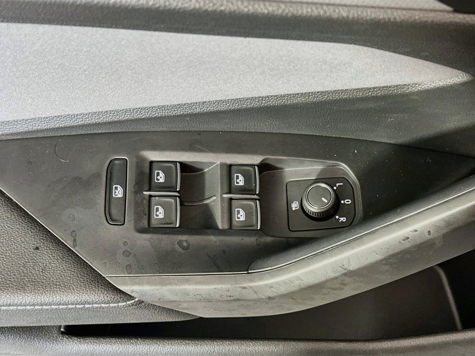 New 2027 Volkswagen Jetta SE FWD image 16