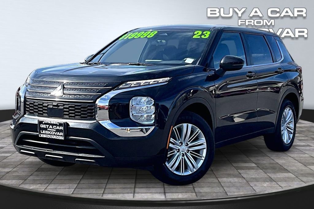 Used 2023 Mitsubishi Outlander ES image 12