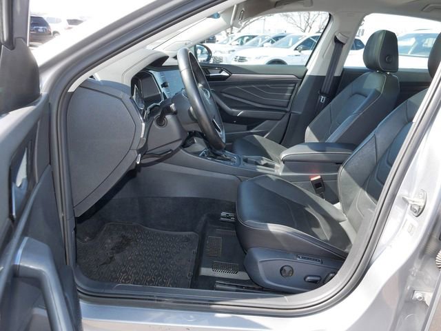 Certified 2022 Volkswagen Jetta SEL image 13