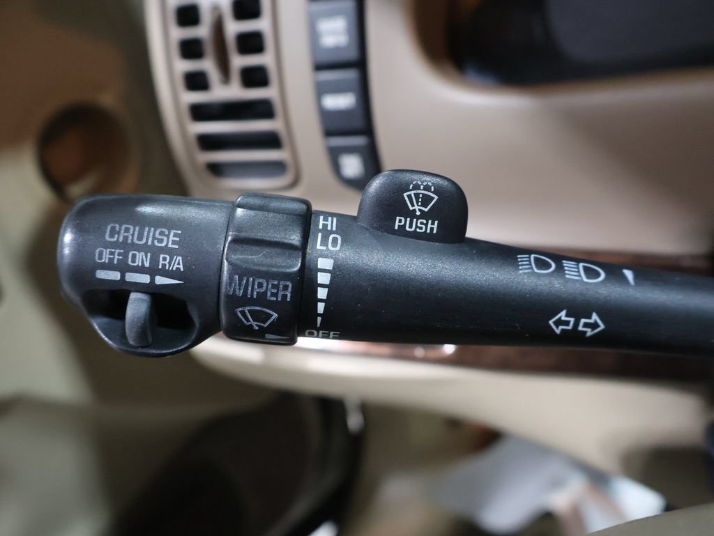 Used 2004 Buick Park Avenue w/ Prestige Feature Package FWD image 28