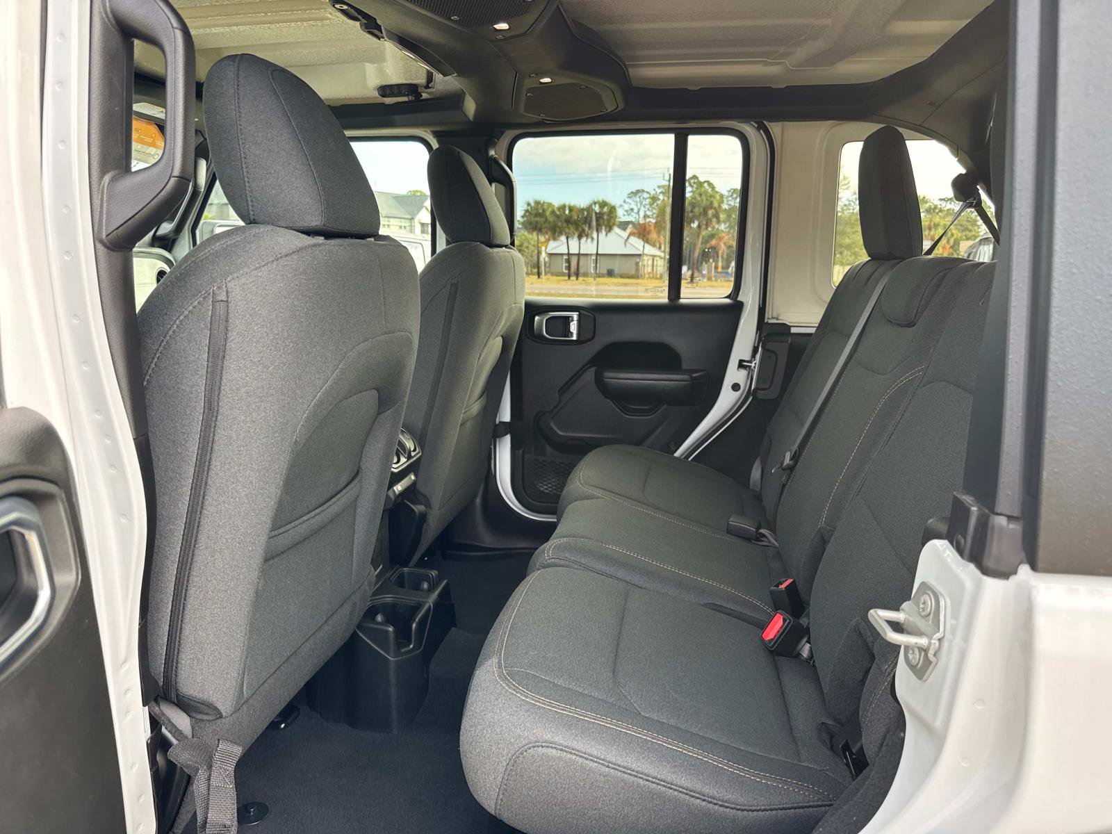 Used 2024 Jeep Wrangler Sport S image 15