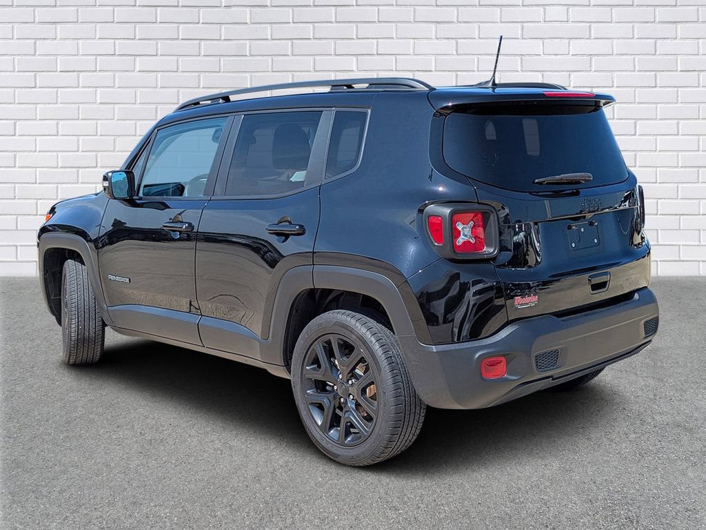 Used 2023 Jeep Renegade Altitude w/ Sun/Sound Group AWD/4WD image 3
