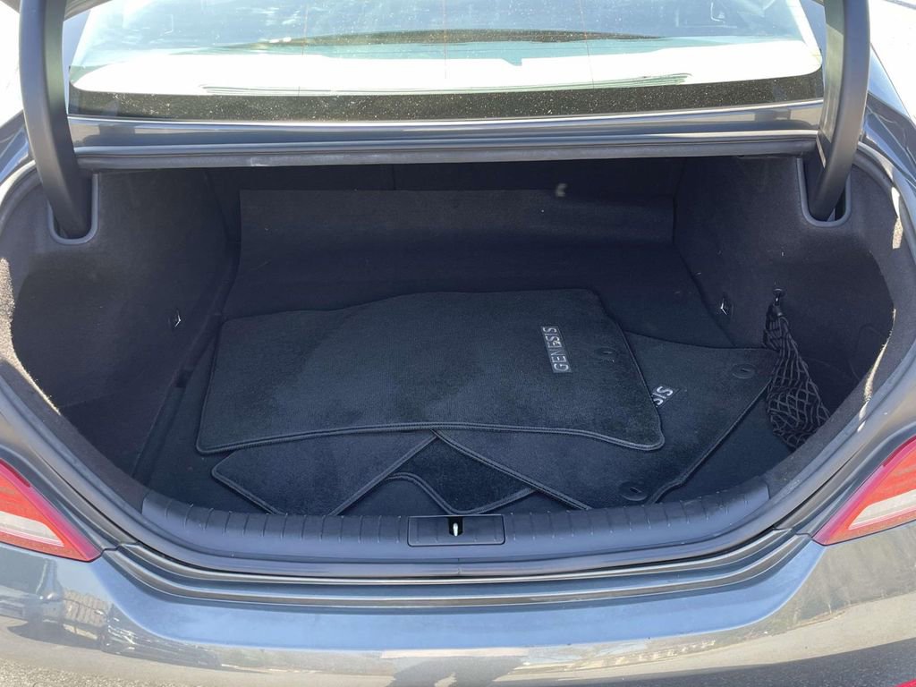 Used 2020 Genesis G70 2.0T RWD image 9