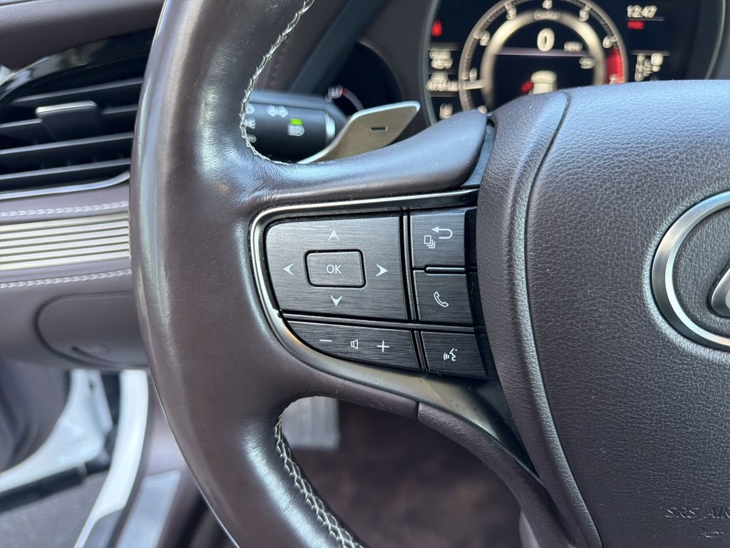 Used 2018 Lexus LS 500 w/ Accessory Package (Z2) image 29