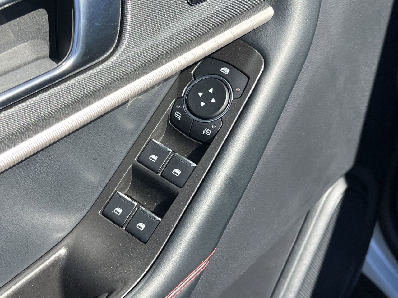 New 2026 Ford Explorer ST-Line w/ ST-Line Street Pack image 17