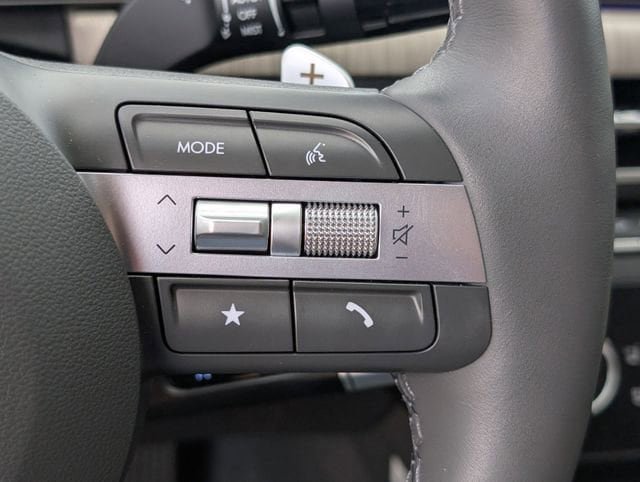 Used 2025 Hyundai Sonata Limited FWD image 21