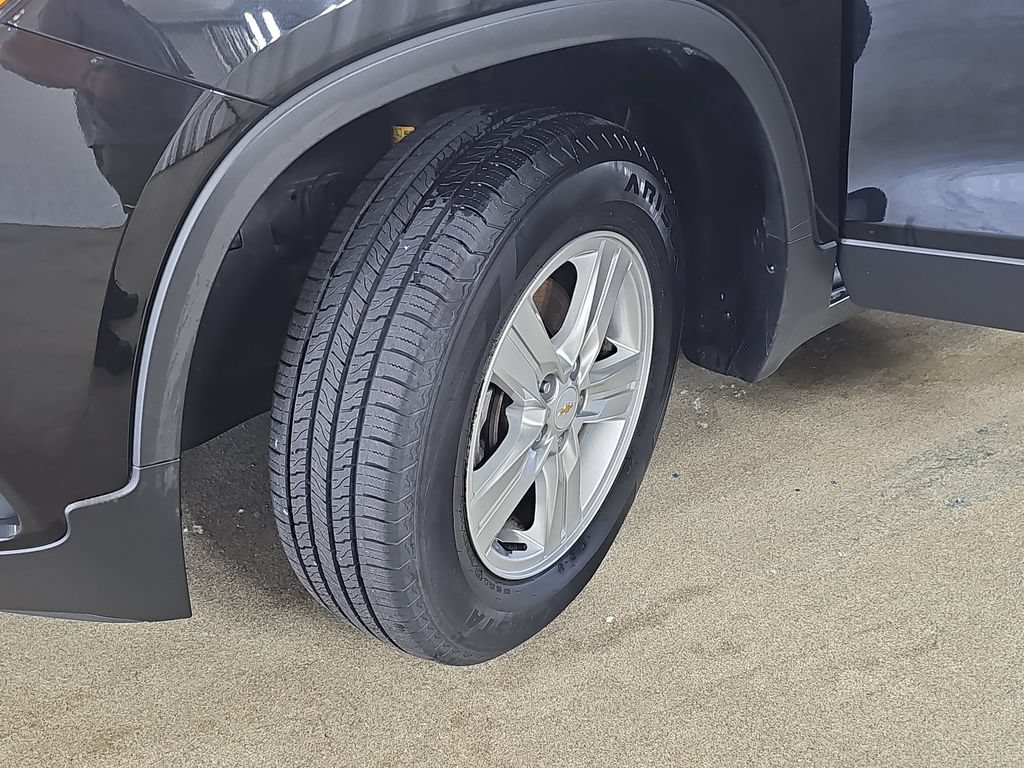 Used 2020 Chevrolet Trax LS w/ Tint and Cruise Package AWD/4WD image 36