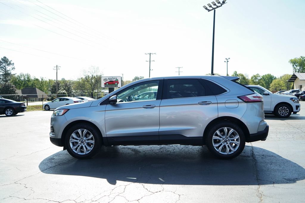 Used 2021 Ford Edge Titanium FWD image 16
