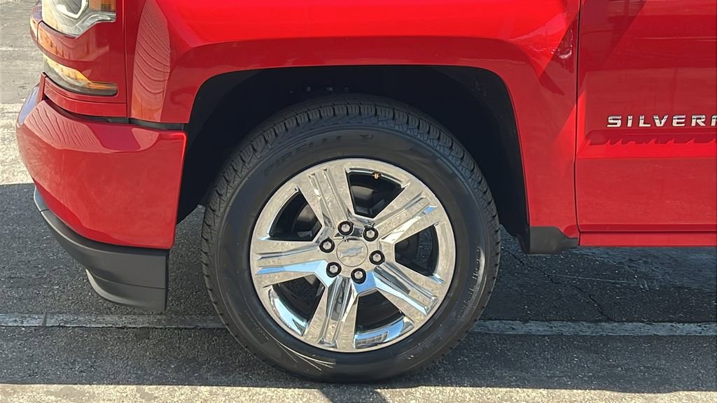 Used 2018 Chevrolet Silverado 1500 Custom w/ Custom Value Package RWD image 10
