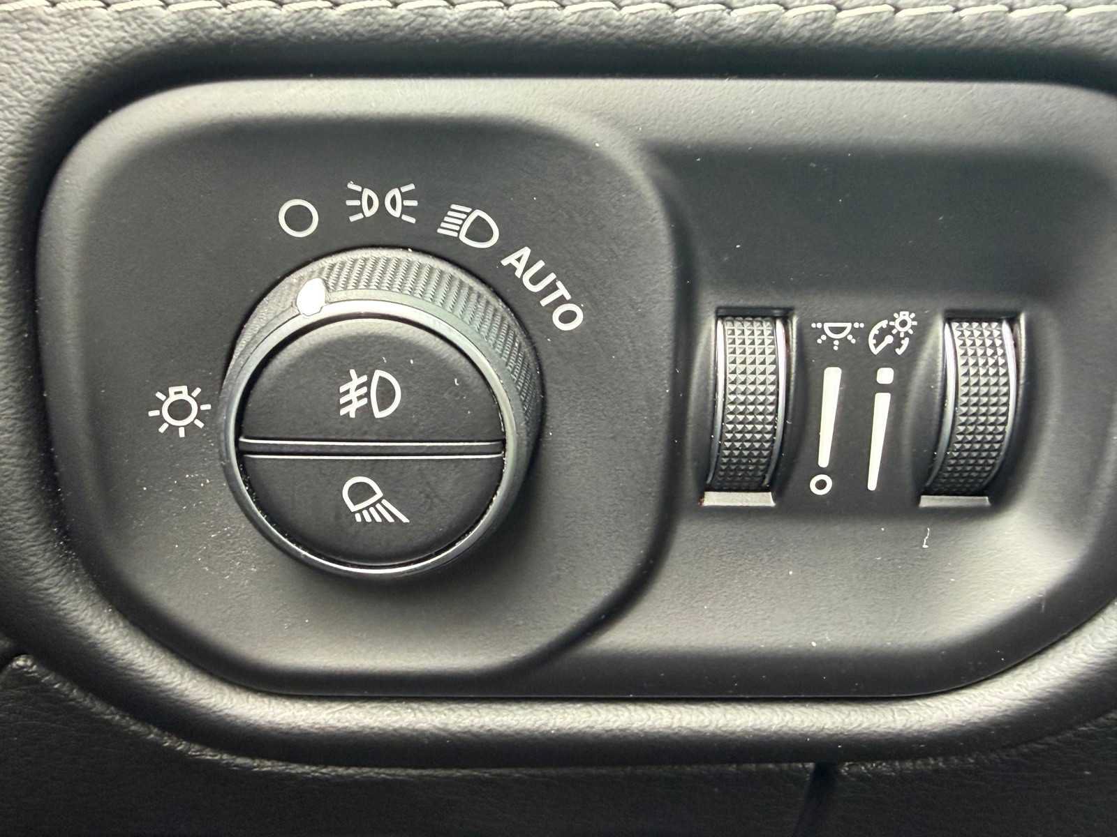 Used 2022 RAM 1500 Limited AWD/4WD image 15