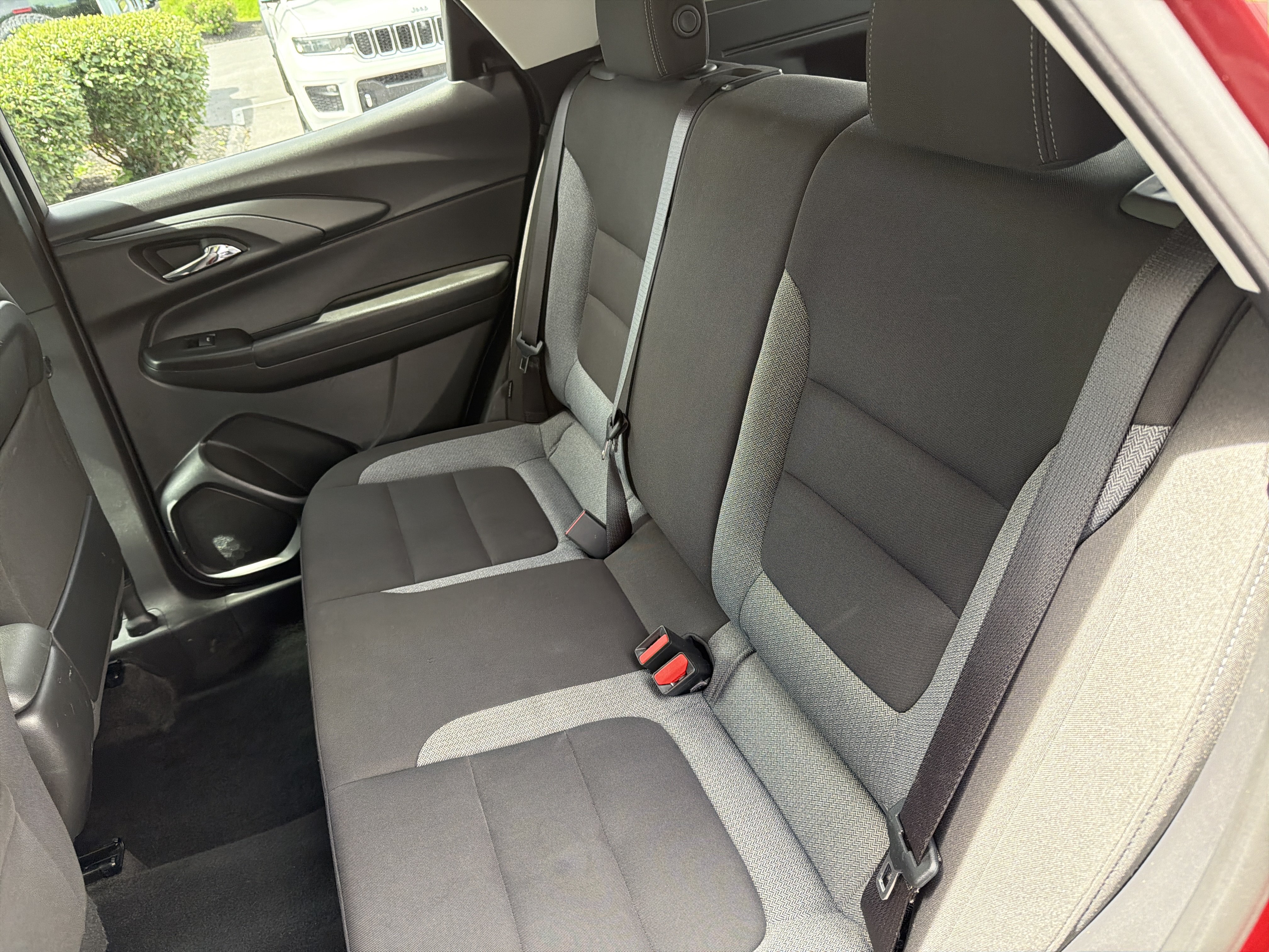 Used 2025 Chevrolet TrailBlazer LT AWD/4WD image 13