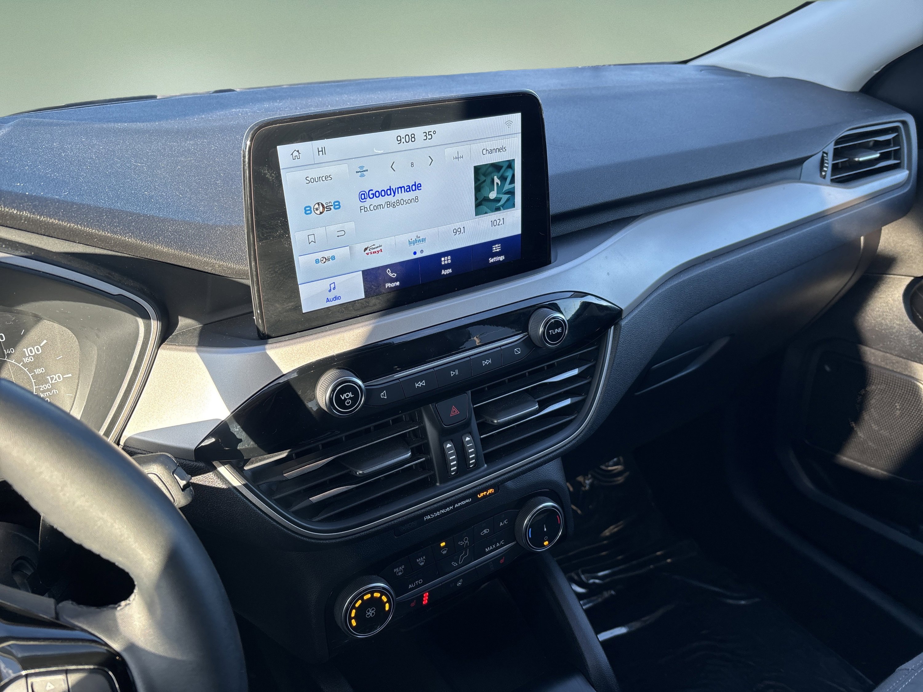 Used 2022 Ford Escape SE w/ Cold Weather Package image 13