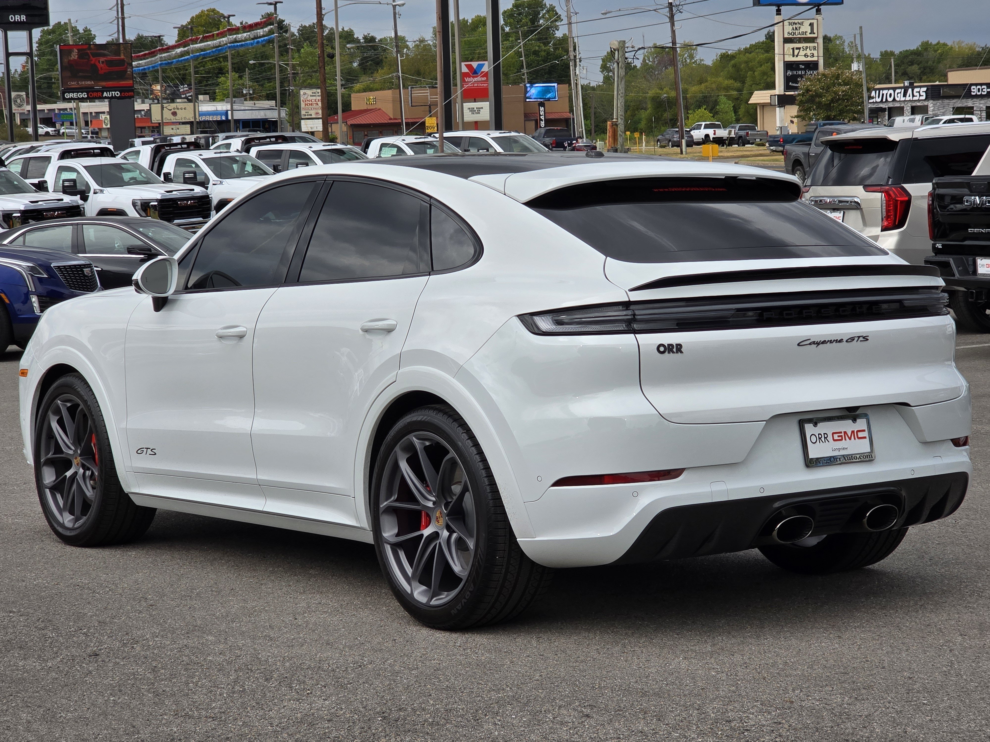 Used 2025 Porsche Cayenne GTS AWD/4WD image 6