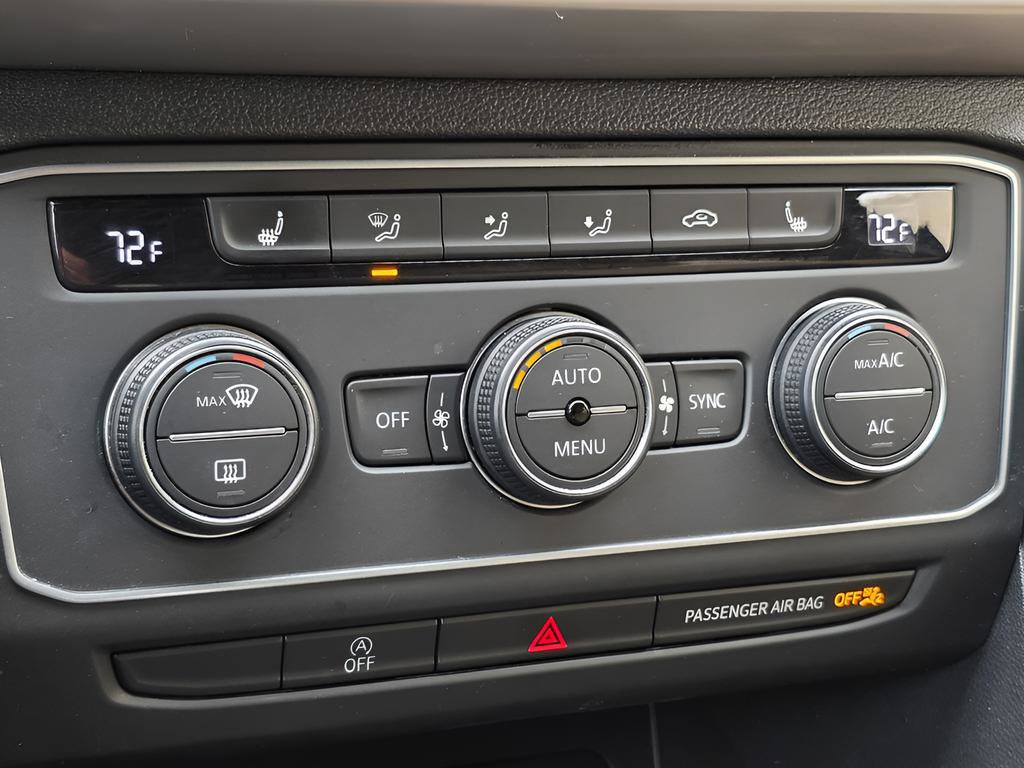 Used 2020 Volkswagen Atlas Cross Sport SE w/ Panoramic Sunroof Package image 32