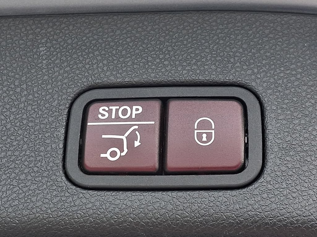 Used 2015 Mercedes-Benz GL 550 4MATIC image 39
