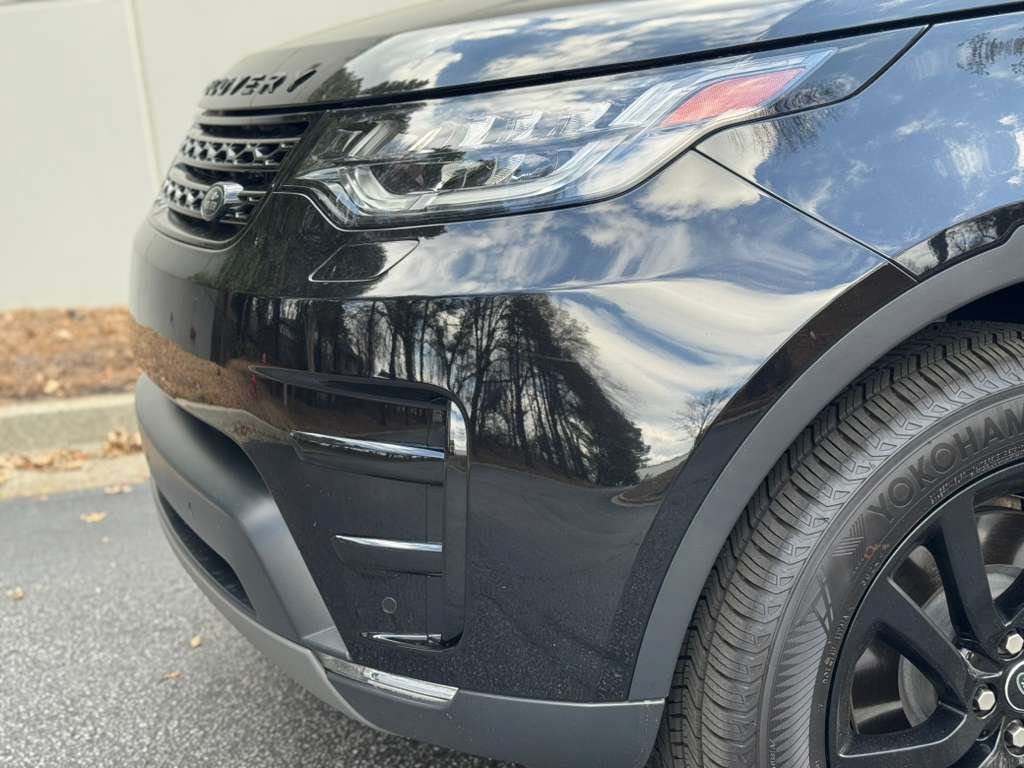 Used 2017 Land Rover Discovery HSE AWD/4WD image 18